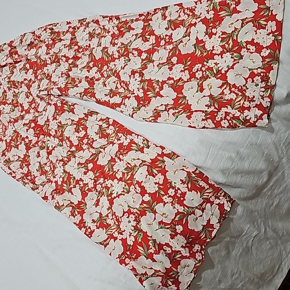 Beautiful romper pants. - Picture 4 of 6